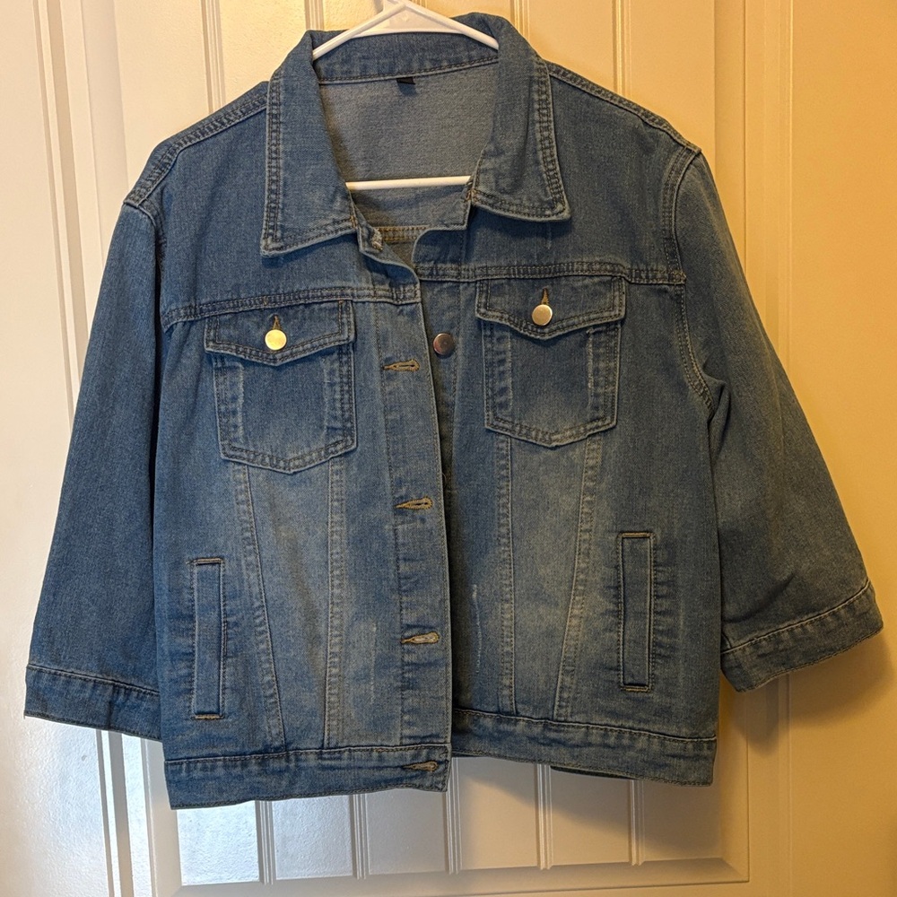 Women’s Cropped Denim Jacket Blue Button Front Classic Jean Jacket